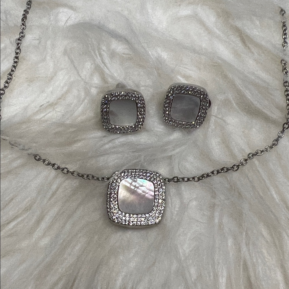 Vintage Mother of Pearl Silver Necklace and Pierced Button Earrings